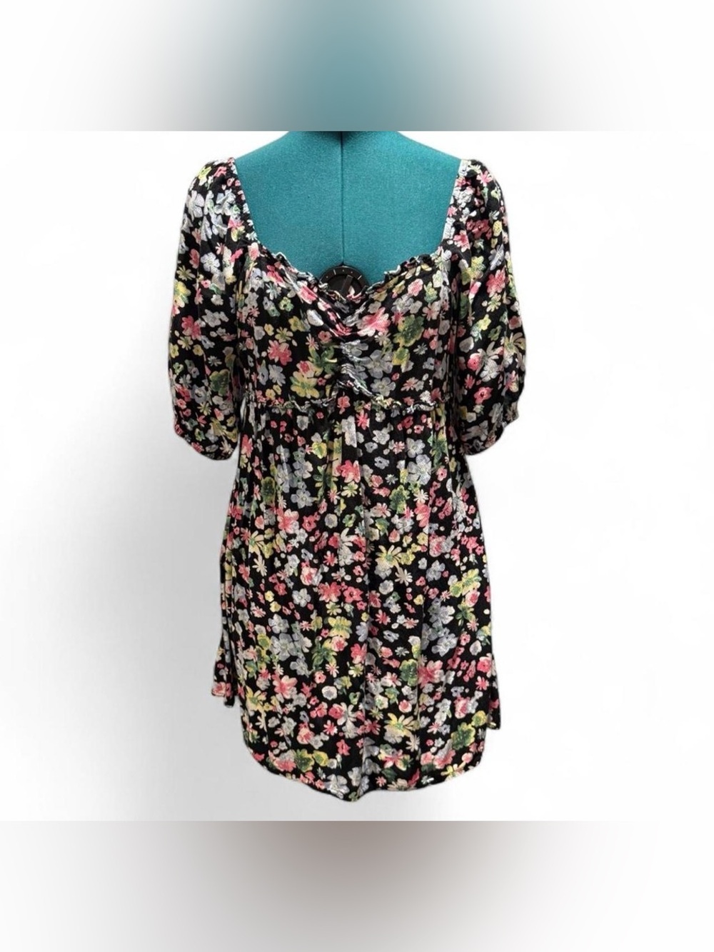Stitch&Pine Black Floral Puff-Sleeve Mini Dress with Sweetheart Neckline